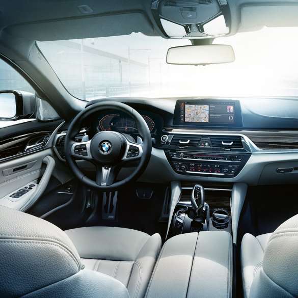 Steering wheel BMW 5 Series Sedan Interior steering wheel BMW 5 Series Sedan highlights 540i Sedan G30 Bluestone metallic interior