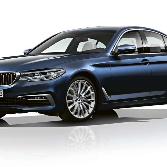 Luxury Line three-quarter front view BMW 5 Series Sedan Luxury Line BMW 5 Series Sedan 540d Sedan G30 Imperial Blue Brilliant Effect metallic three-quarter front view