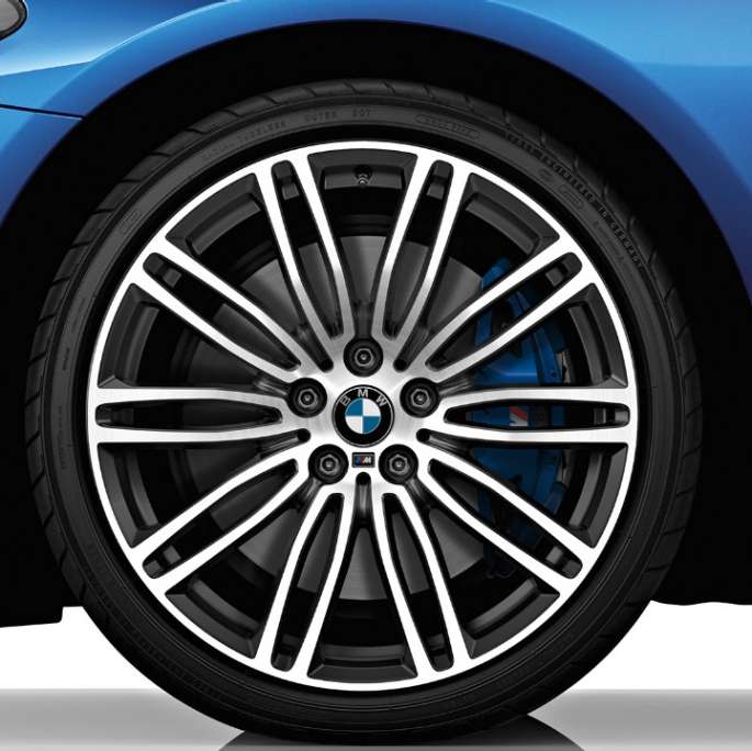 M Sport package wheels BMW 5 Series Sedan 540i Sedan M Sport package BMW 5 Series Sedan 540i Sedan G30 Mediterranean Blue metallic wheels