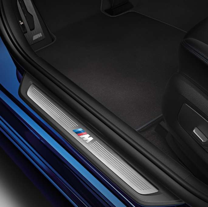 M Sport package interior BMW 5 Series Sedan 540i Sedan M Sport package BMW 5 Series Sedan 540i Sedan G30 Mediterranean Blue metallic interior