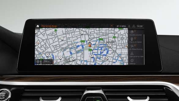 On-Street Parking Information BMW 5 Series Sedan On-Street Parking Information BMW 5 Series Sedan 540i Sedan G30 Bluestone metallic