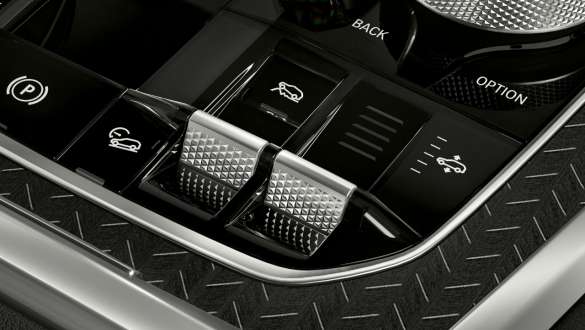 BMW X6 interior, off-road modes. BMW X6 interior with focus on off-road modes.