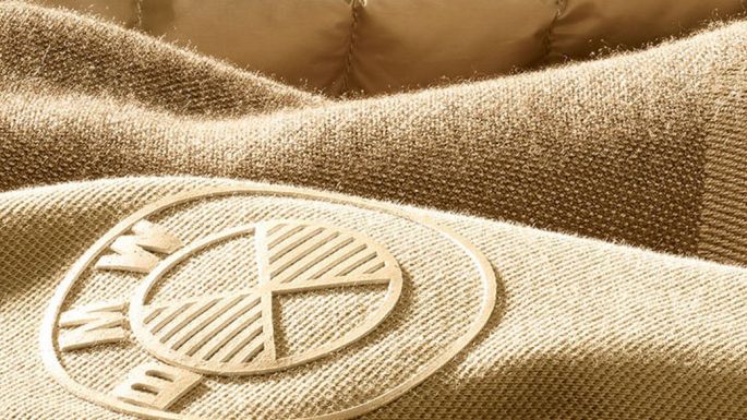 BMW Summer Scarf. The picture shows the BMW Summer Scarf in detail.