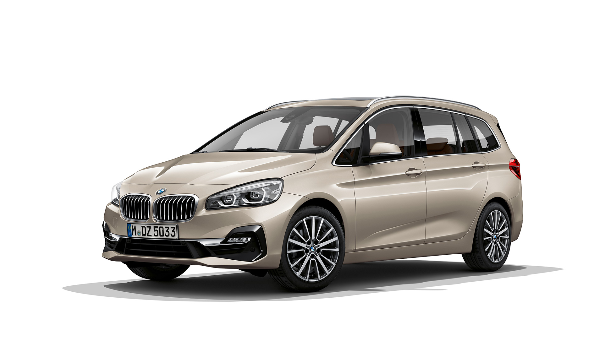 Three-quarter front view BMW 2 Series Gran Tourer Model Luxury Line BMW 2 Series Gran Tourer 218d xDrive Model Luxury Line F46 2018 Jucaro Beige metallic three-quarter front view