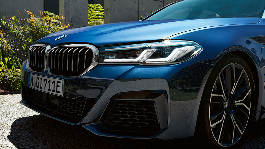 BMW Laserlight BMW 5 Series Sedan G30 Facelift 2020 Phytonic Blue close-up front