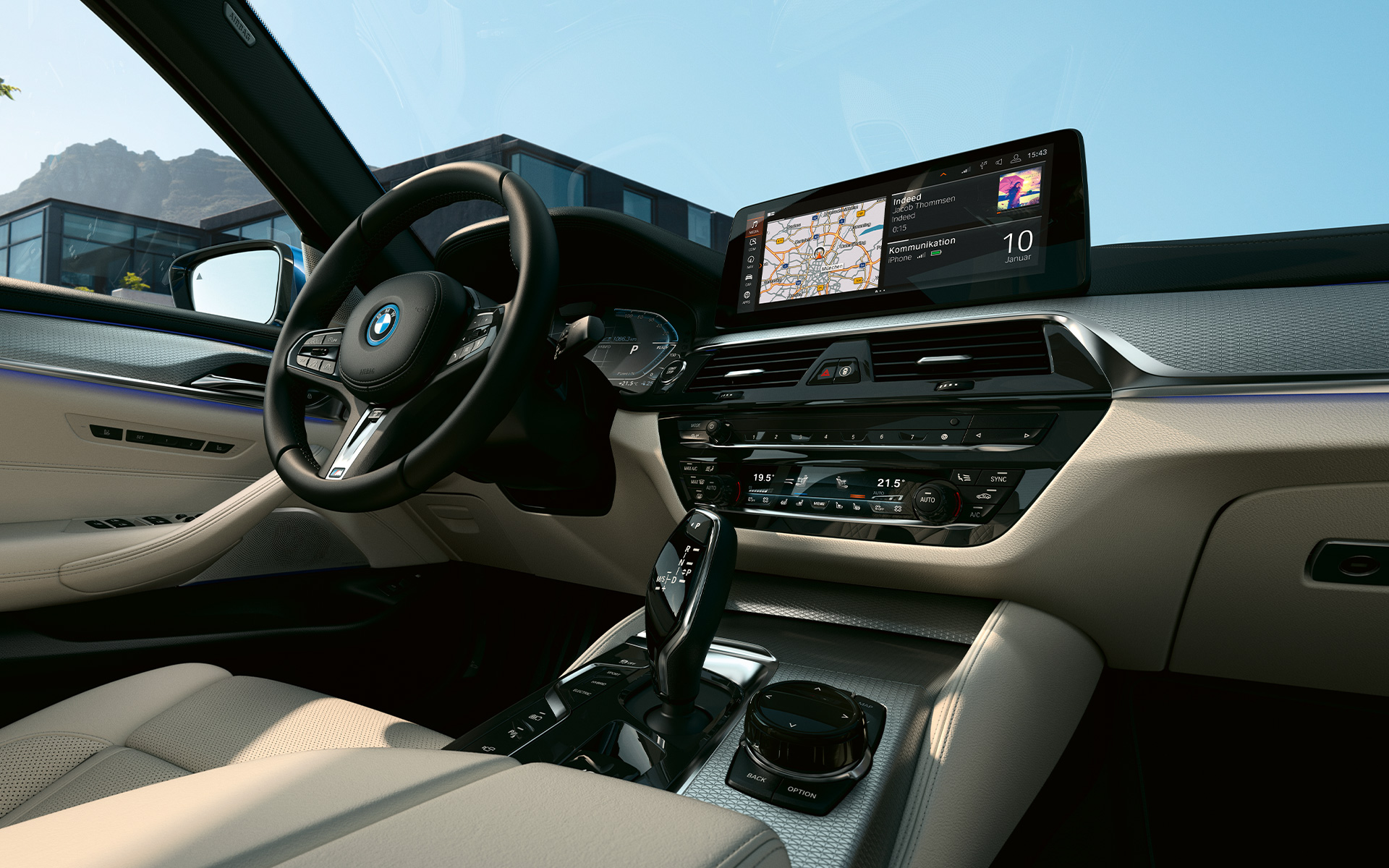 Interior BMW 5 Series Sedan G30 Control display & Sport leather steering wheel BMW 5 Series Sedan G30 Facelift 2020 interior