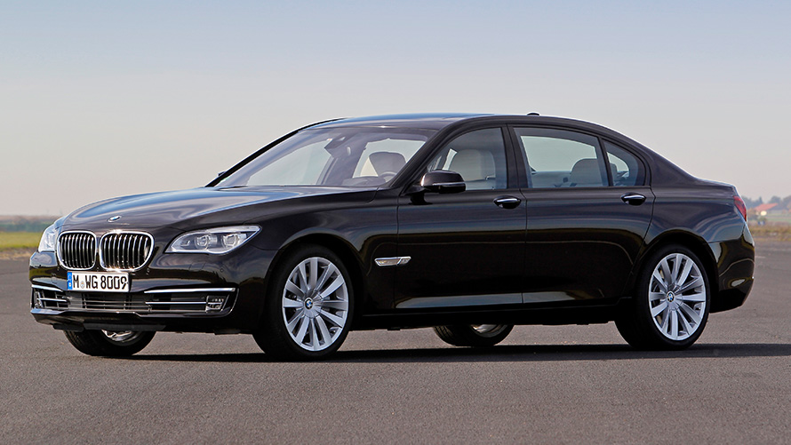 BMW 7er Sedan (F02) 7/8 side view standing BMW 7er Sedan (F02) 7/8 side view standing