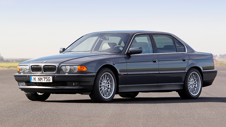 BMW 7er Sedan (E38) 7/8 side view standing BMW 7er Sedan (E38) 7/8 side view standing