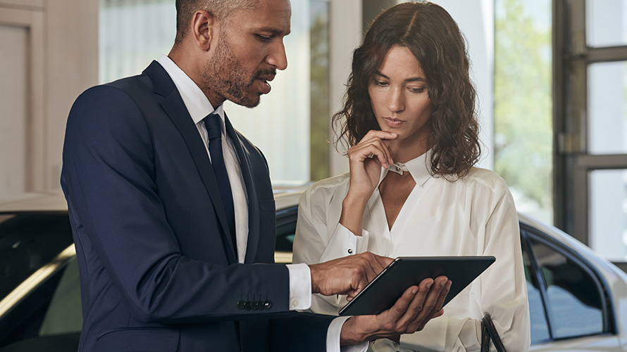 BMW employee advises a customer