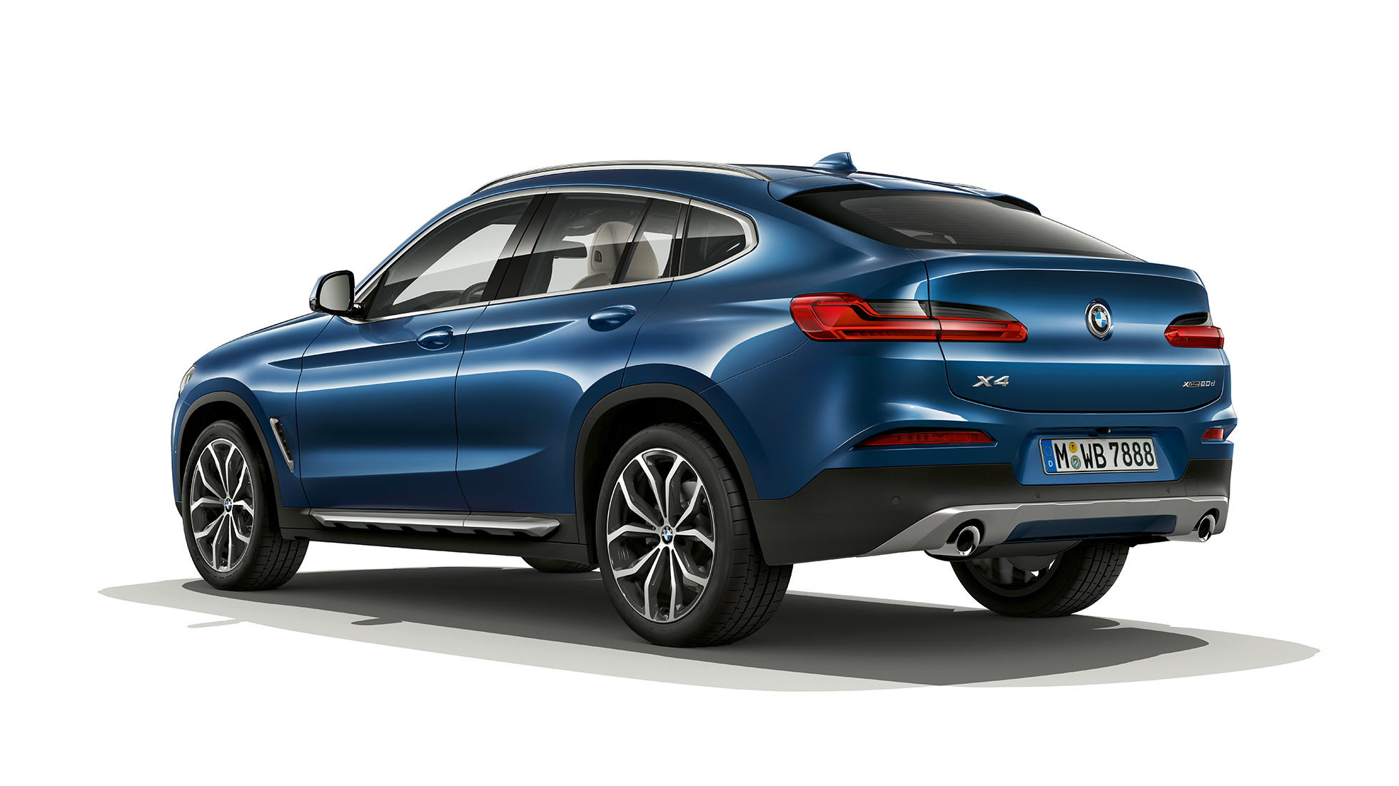 Three-quarter rear view BMW X4 Model xLine BMW X4 xDrive20d Model xLine G02 2018 Phytonic blue three-quarter rear view