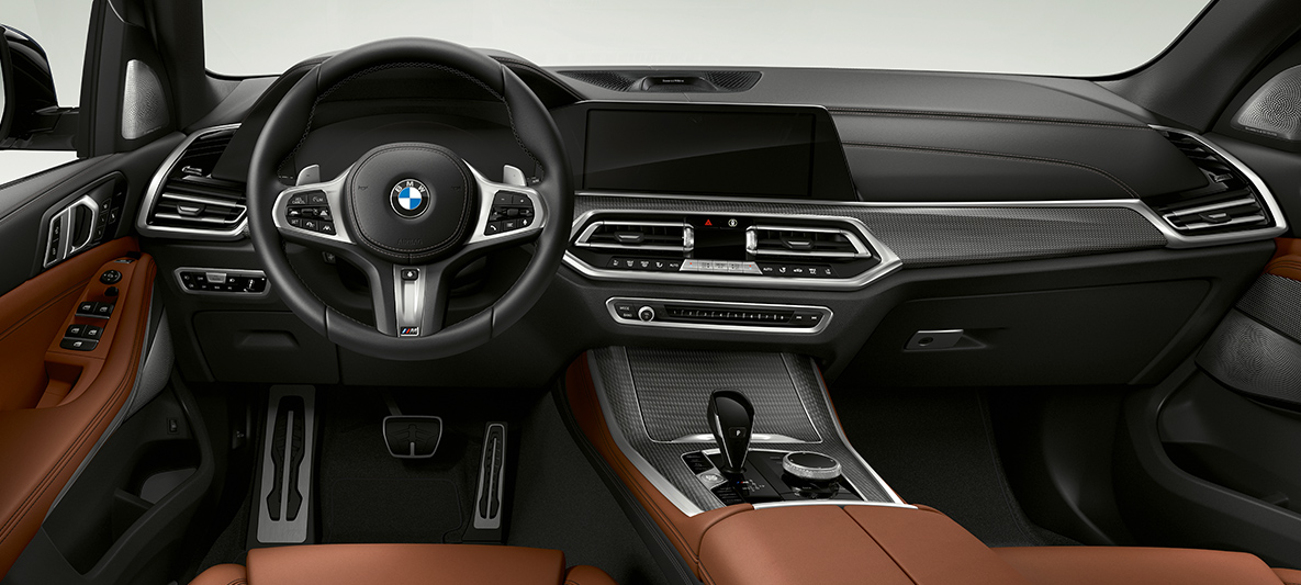 BMW X5 M50d interior Interior of the BMW X5 M50d with cockpit, instrument panel and centre console