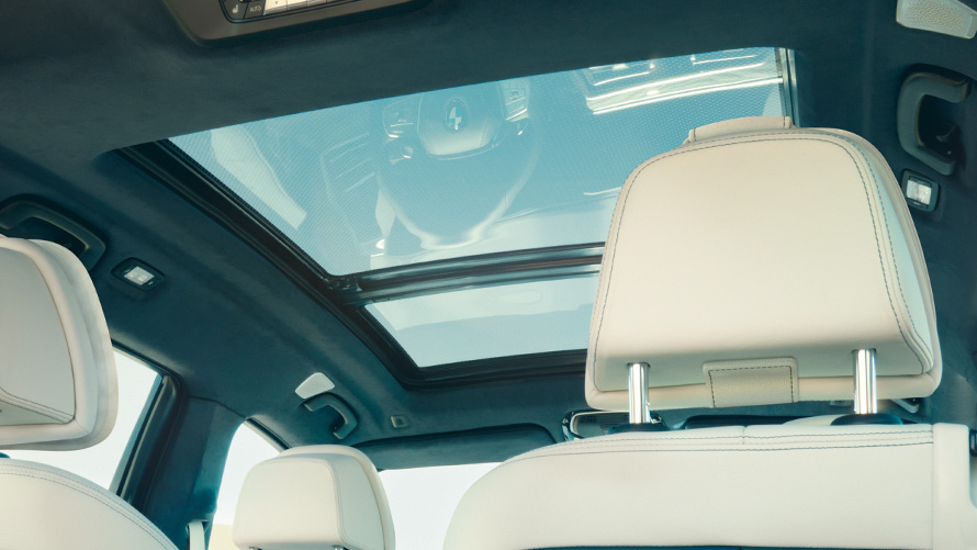 Panorama glass roof BMW X7 G07 2019