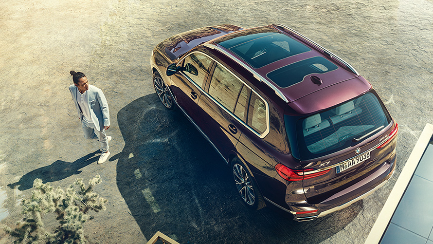 BMW X7 Individual xDrivve40i G07 2018 ametrin metallic bird’s eye view with model 
