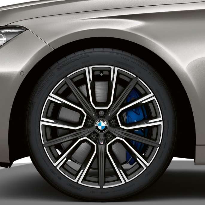 BMW 7 Series Sedan M Sport package, wheels BMW 7 Series Sedan M Sport package: Close-up of the wheels