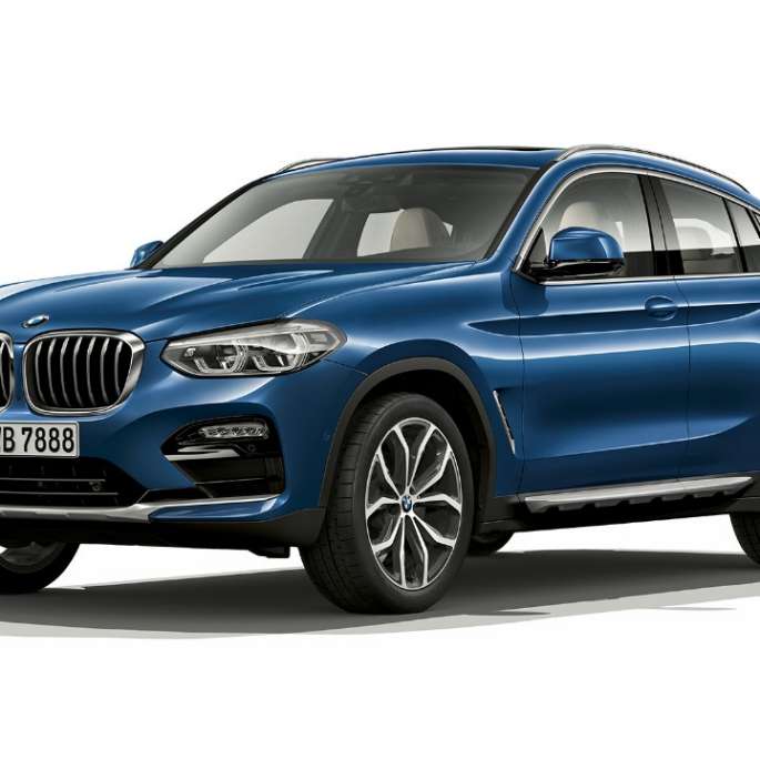 BMW X4 xDrive20d Model xLine G02 2018 Phytonic blue three-quarter front view