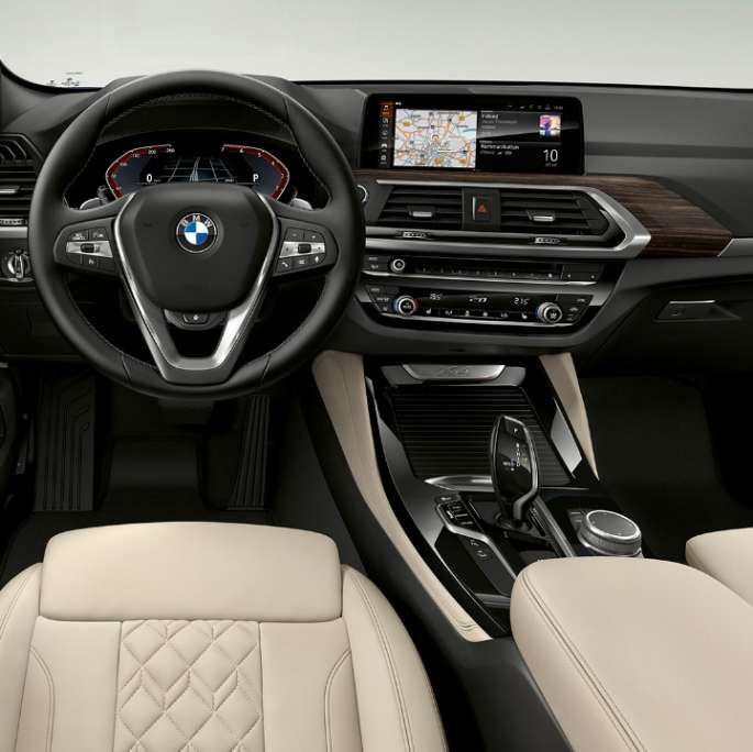 Cockpit BMW X4 xDrive20d Model xLine G02 2018 interior
